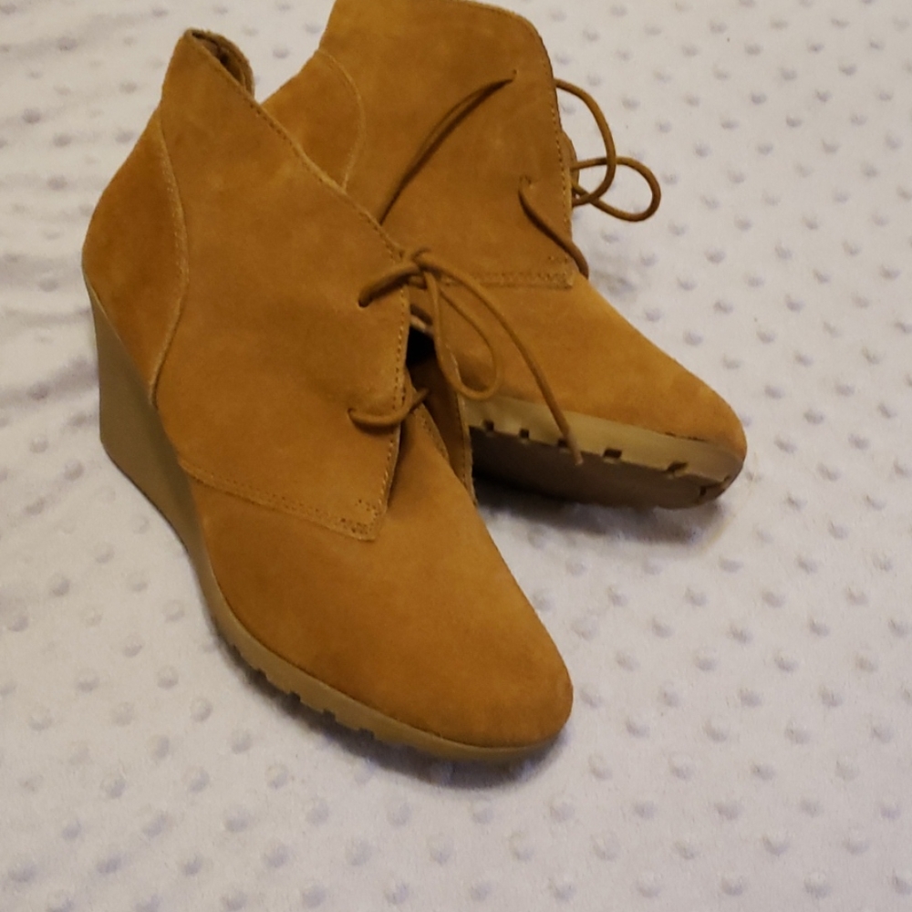Suade wedge boots
